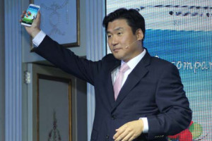 Samsung Galaxy S4 представлен в Казахстане
